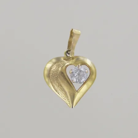 Hänge med sten, längd 2 cm, bredd 1 cm, öglan lite intryckt, 18k Vikt: 0,5 g