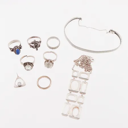 Diverse silversmycken, något defekt + broscher 2 st bijouteri. Vikt: 67,6 g