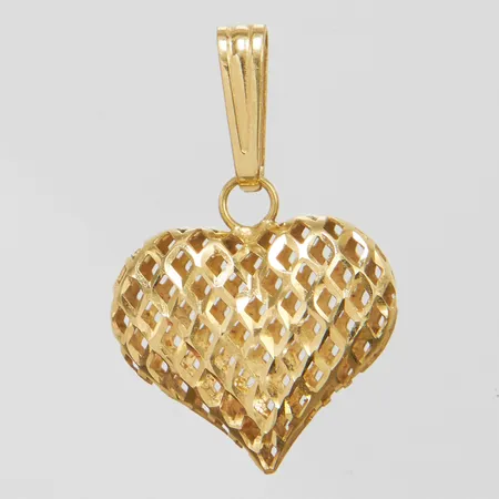 Hänge hjärta genombruten dekor, längd ca 22mm inkl ögla, bredd 1,5-14mm, 18K Vikt: 0,7 g