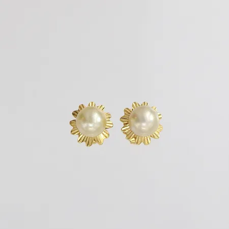 Ett par örhängen med odlade pärlor, Ø10mm, pärlor Ø7mm, 18K Vikt: 4,6 g