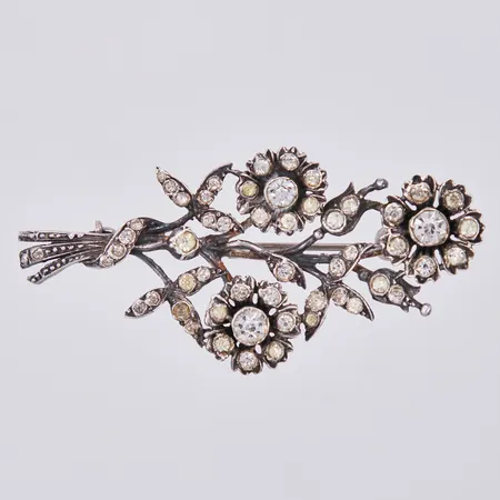 Brosch med vita stenar, längd: ca 6,5cm, bredd: ca 6-30mm, 830/1000, silver Vikt: 14,3 g