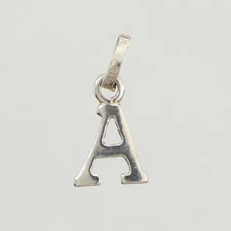 Häng A, ca 18mm, inklusive ögla, bredd 9mm, 925/1000 silver Vikt: 0,5 g