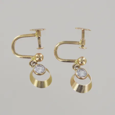 Ett par örhängen med sten, längd 1 cm, bredd 7,7 mm, 18K Vikt: 2 g