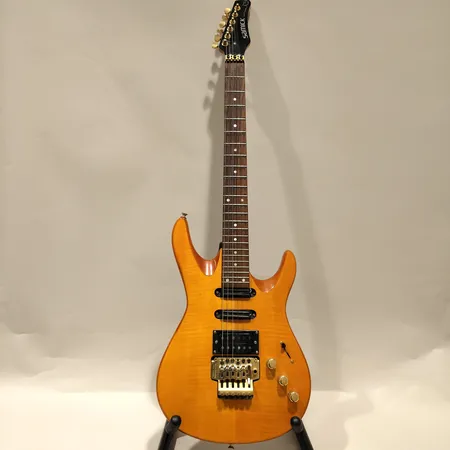 Elgitarr Samick, Concept & design by Custom pro shop, serienr: 5032760, troligen 90-tal, made in Korea, double cutaway, stötskador, färgbortfall på mekaniken, mjukt fodral, för stort Skickas med postpaket.