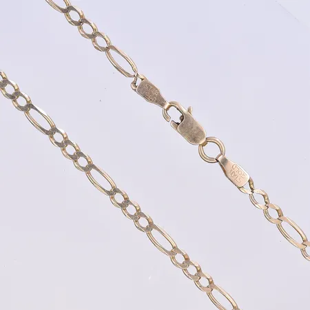 Kedja Figaro, längd 62 cm, bredd 3 mm, slitna länkar vid låset, 14K. Vikt: 8,2 g