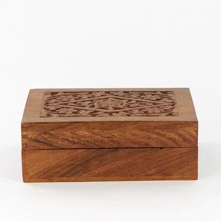 Ask med karvsnittsdekor, 11,5x9,5cm, höjd ca 4cm, asiatiskt ursprung