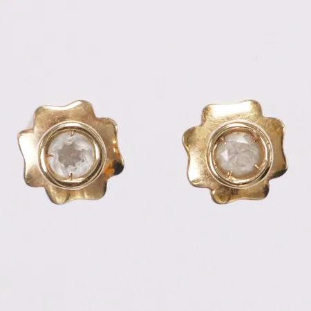 Ett par örhängen, vita stenar, Ø4,6mm, skruvlås, 14K Vikt: 2,1 g