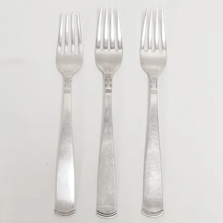 3 Gafflar, Rosenholm, 17,7cm, aningen böjda, silver 830 Vikt: 108,1 g