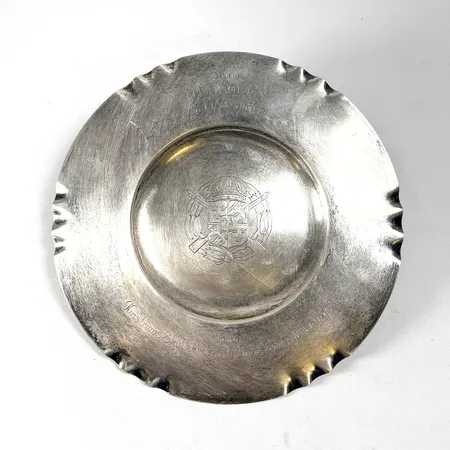 Fat, Ø25cm, gravyr, silver 830/1000 Vikt: 255,6 g