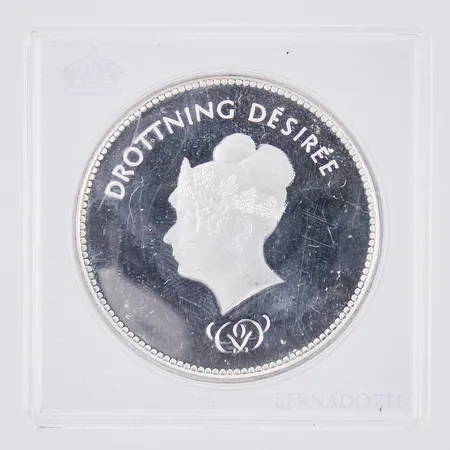 Minnesmynt, Ø 38,6mm, Konungaätten Bernadotte, Drottning Désirée, plastkassett, 925/1000 Silver  Vikt: 25,3 g