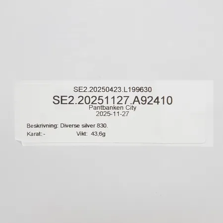 Diverse silver 830. Vikt: 43,6 g