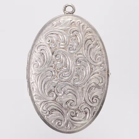 Hänge, medaljong, mönsterdekor, längd 48mm inkl ögla, bredd 31,5mm,  saknar hängögla, repor, silver Vikt: 22,8 g