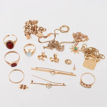 Diverse smycken med defekter/slitage, pärlor/stenar, 18k vikt 60.8 gram, ring med sten 14k vikt 4 gram. Vikt: 64,8 g