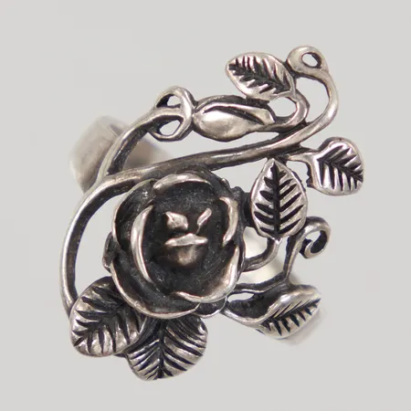 Ring, blomdekor, stl 17¾, motiv ca 25mm, Silver 925/1000  Vikt: 4,3 g