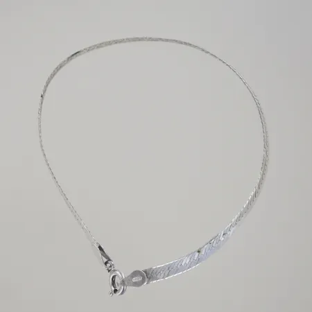 Armband, längd 18 cm, bredd 3,4 mm, lite ojämn, silver 925/1000 Vikt: 2,8 g