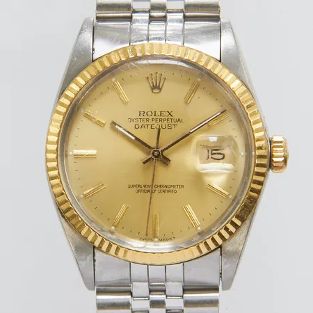 Herrur Rolex Datejust, stål/guld, automatisk, refnr 16013, snr R351793, Cal. 3035, verknr 1942203, boettnr 16000, plexiglas, datum, jubileelänk ej modellenlig, stål, ref 62510 H, viklås, servicebehov, inga tillbehör. 