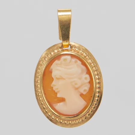 Hänge, camé, längd ca 18cm inkl ögla, bredd 10,5mm, 18K Vikt: 0,6 g