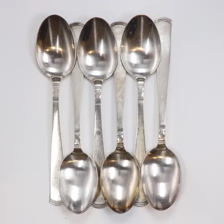 6 skedar, längd 18cm, silver, 830/1000 Vikt: 228,4 g