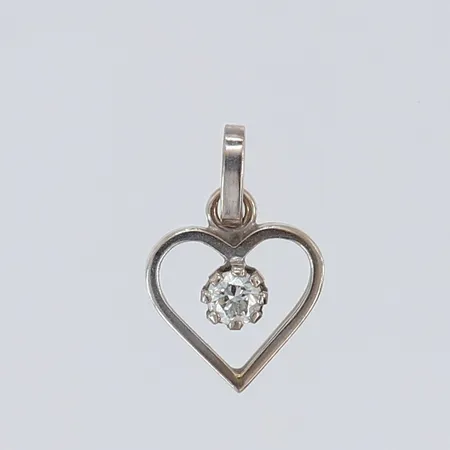 Hänge hjärta med briljantslipad diamant 1 x ca 0,12ct, 15x10mm ink ögla, vitguld 18K.  Vikt: 0,8 g