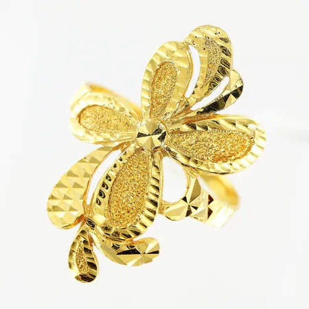 Ring, stl 17¾, bredd 2-28mm, skev skena, 21K Vikt: 3,6 g