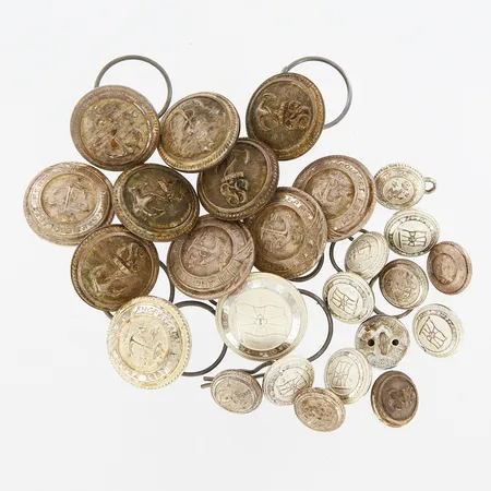 25 silverknappar, Ø19-25mm, metalldetaljer, silver Vikt: 127,1 g