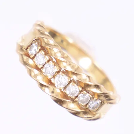 Ring med diamanter 7xca 0,02ct, stl 16¾, bredd 2-7mm, 18K Vikt: 4,7 g