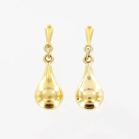 Ett par örhängen, 25mm, bredd 2-7,5mm, 18K Vikt: 2,1 g