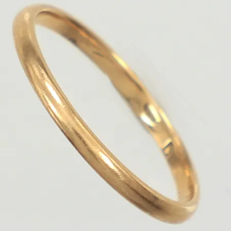 Ring, slät, stl 17, bredd 1,7mm, gravyr, 14K Vikt: 1,4 g