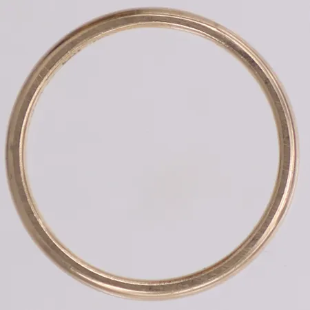 Ring, stl 16¼, bredd 2mm, gravyr, 18K  Vikt: 2 g