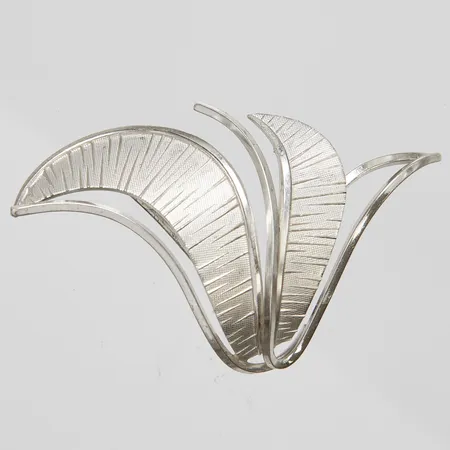 Brosch, längd ca 48mm, bredd 30mm, 835/1000 silver Vikt: 4,6 g