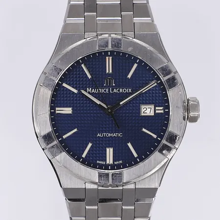 Herrur Maurice Lacroix Aikon, stål, automatisk, Ø42mm, referensnummer: AI6008 serienummer: AY 20108, två extra läderarmband med viklås, inga andra tillbehör, repig