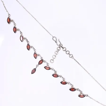 Collier med slipade rödbruna stenar, längd 52cm, silver 925/1000 Vikt: 20,1 g