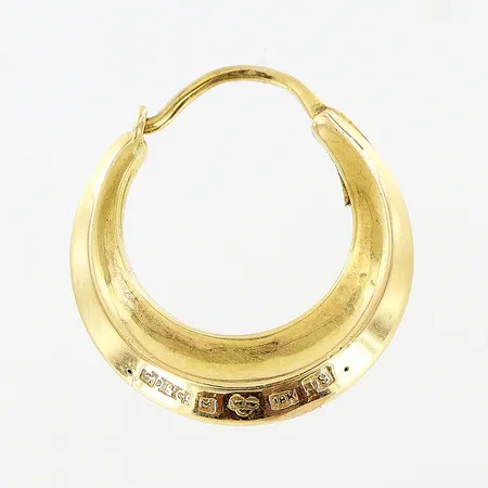 Enstaka örhänge, creoler Ø17mm, bredd 2-3,5mm, ihålig, borrhål, 18K.  Vikt: 1,1 g