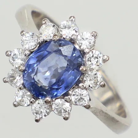 Ring med blå och vita stenar, vitguld, defekt, avklippt, 14K Vikt: 5 g