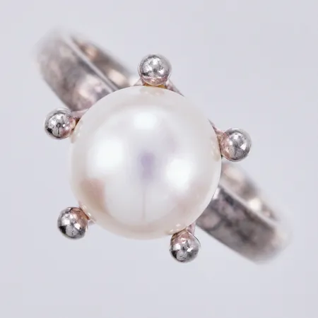 Ring med pärla, stl: 18, bredd: ca 3-10mm, GHA, 925/1000, silver Vikt: 4,9 g
