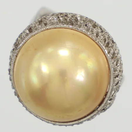 Ring med gul halvpärla, imitation, stl 16, bredd 17,5mm, importstämplad, 925/1000 silver Vikt: 8,2 g