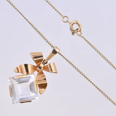 Kedja Pansar med hänge vit sten, längd på kedja 46 cm och bredd 1 mm, längd på hänget 31 mm och bredd 16 mm, 18K. Vikt: 6,3 g