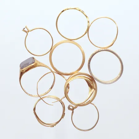 11 ringar defekta, gravyr, 18k  Vikt: 23,4 g