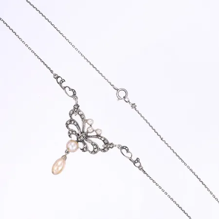 Collier med markasiter och imitationspärlor, omkring 1940-tal, smärre knut, längd 42cm, silver 835/1000 Vikt: 7,4 g