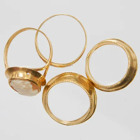 Diverse guld, skeva, buckliga, slitage, defekta, 18K, bruttovikt: 15,6g Vikt: 15,6 g