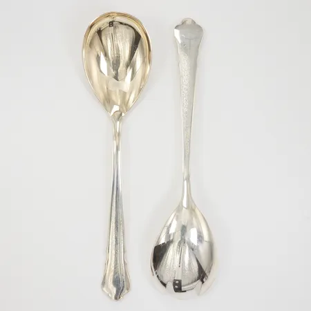 Ett par serveringsbestick, modell Chippendale, längd ca 216mm, repiga, GAB Silver 830/1000 Vikt: 178,7 g