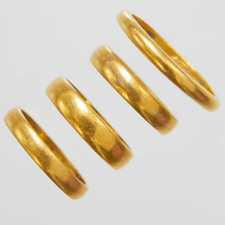 Fyra ringar, gravyrer repiga, 23K Vikt: 21,3 g