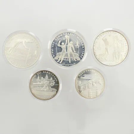 Samlarmynt XXII olympiaden Moskva 1980, 3 x 10 Rubel, 2 x 5 Rubel, 900/1000 silver, plastetuier, originalask Vikt: 133,1 g
