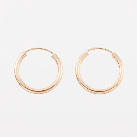 Örhängen paret, diameter ca 18.2 mm, 18k. Vikt: 1 g