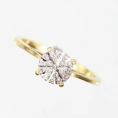 Ring med diamanter ca 19x0,005ct, stl 15¾, bredd: 2-7mm, GHA, svarta missfärgningar, 18K Vikt: 2 g