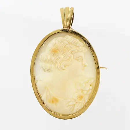 Hänge/Brosch, Camé, 50x32mm, skev och synlig nål, 18K. Bruttovikt: 18,1gram.  Vikt: 18,1 g