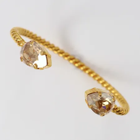  Armband Carolina Svedbom, Ø55mm, bucklig/skev, förgylld metall. 