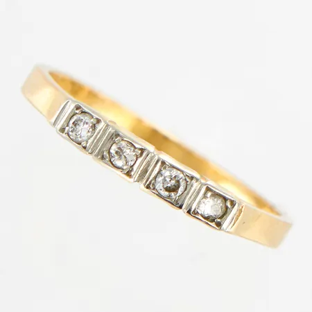 Ring, diamanter 4x0,03ct, stl 19¼, bredd: 2-3mm, 18K  Vikt: 2,8 g