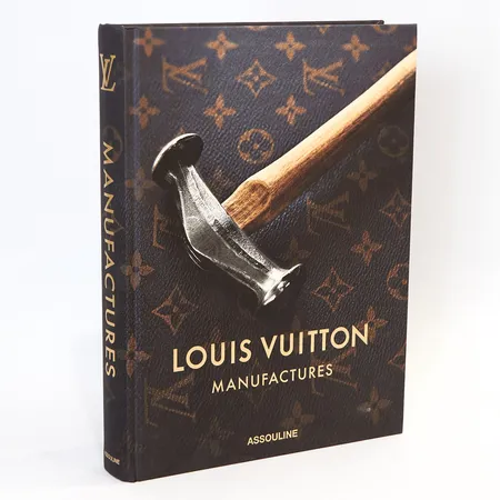 Bok, Louis Vuitton Manufactures, Assouline, Introduktion av Nicholas Foulkes, 25x33cm, fint skick