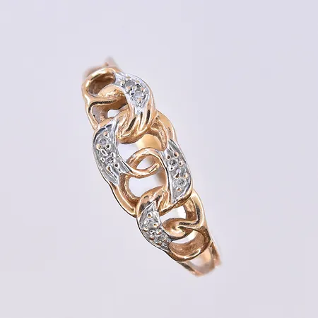 Ring Bismarck, stl 18½, bredd 2-7 mm, 18K. Vikt: 2,6 g